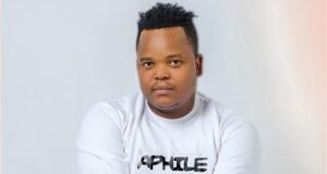 Intaba Yase Dubai – Lo Engizomthola Manje